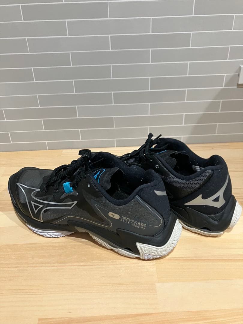 Mizuno バレーボールシューズ ブラック/グレー24.5センチ2E