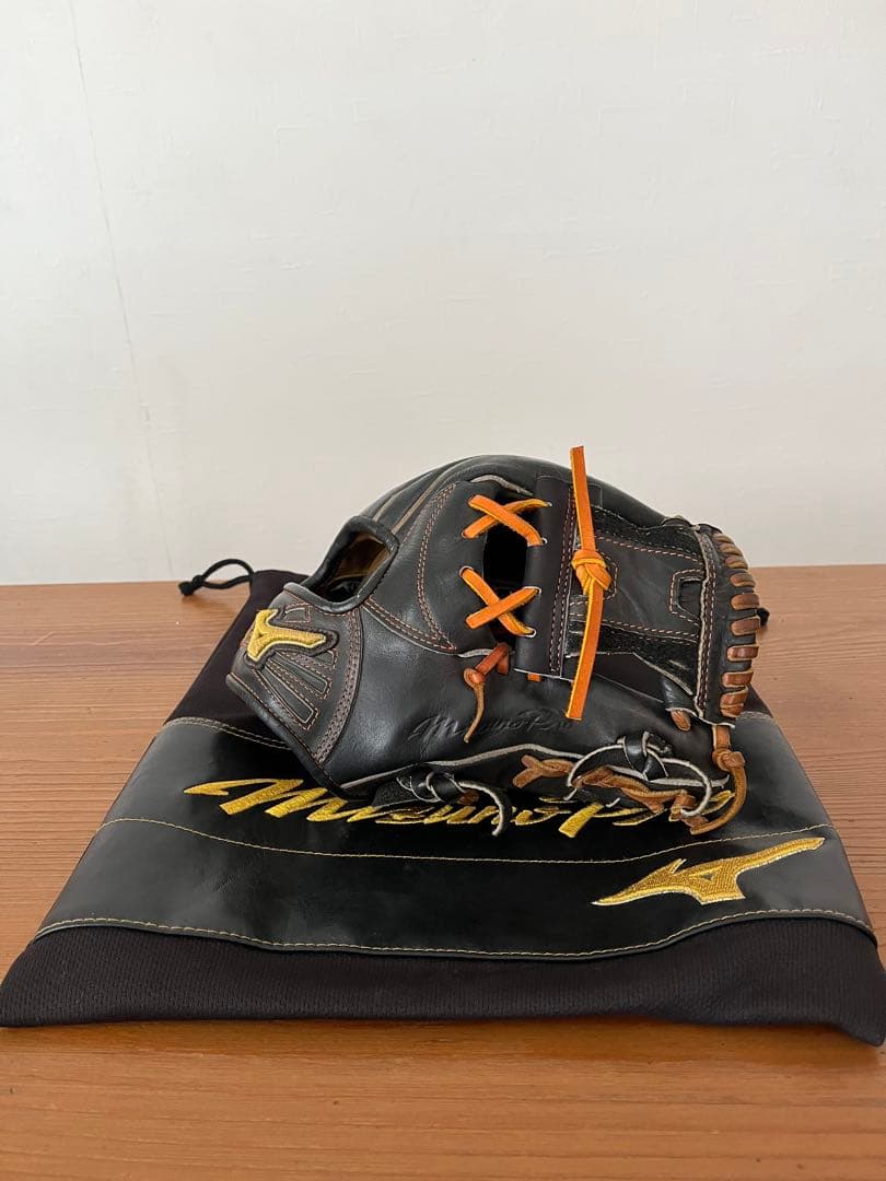 Mizuno Pro ブラックレザーグローブ 専用袋付き　軟式用　坂本モデル