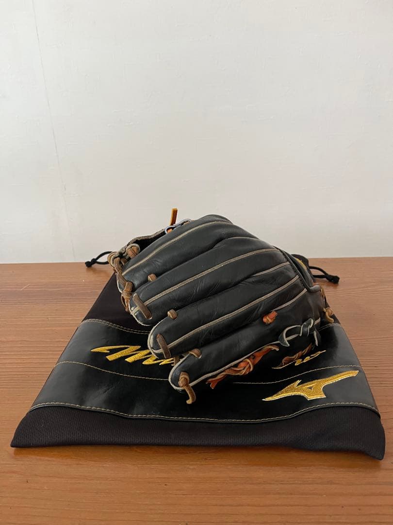 Mizuno Pro ブラックレザーグローブ 専用袋付き　軟式用　坂本モデル