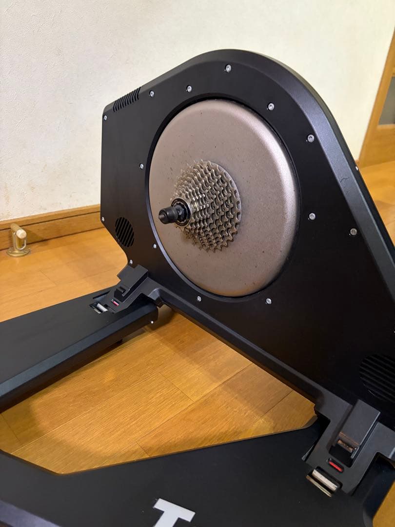 Tacx NEO Smart スマートローラー