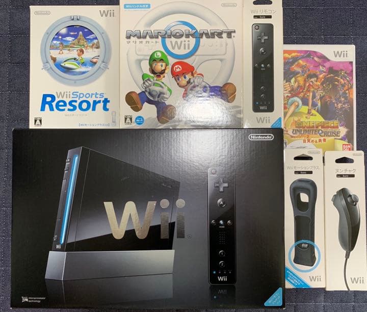 Wii本体＋ソフト3つ＋Wiiリモコン＋ヌンチャク