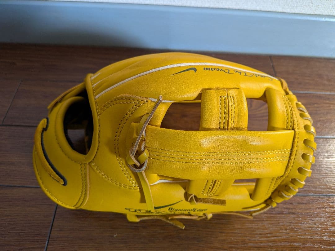 Nike Diamond Edge 軟式グローブ イエロー