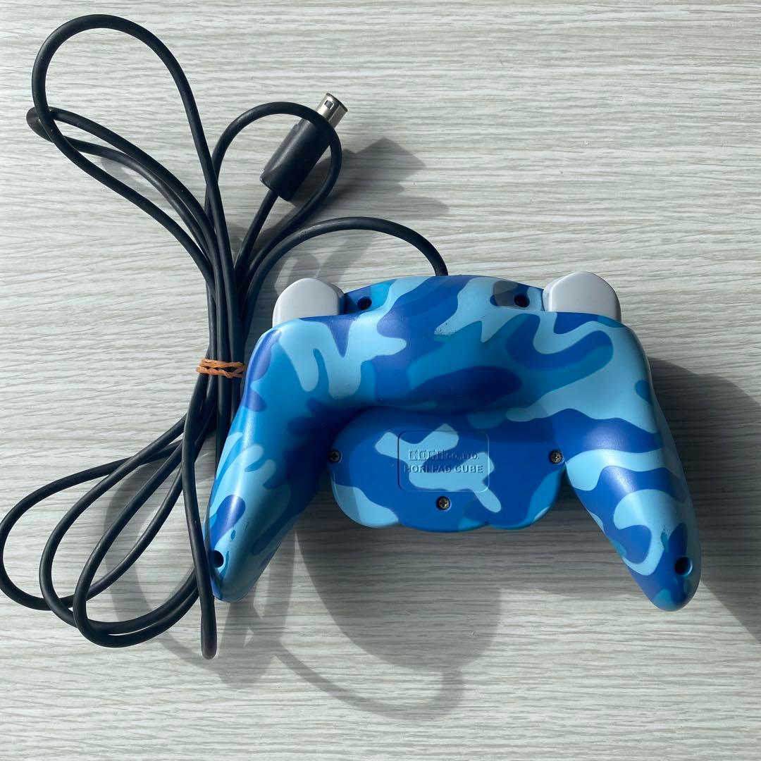 任天堂　ゲームコントローラー