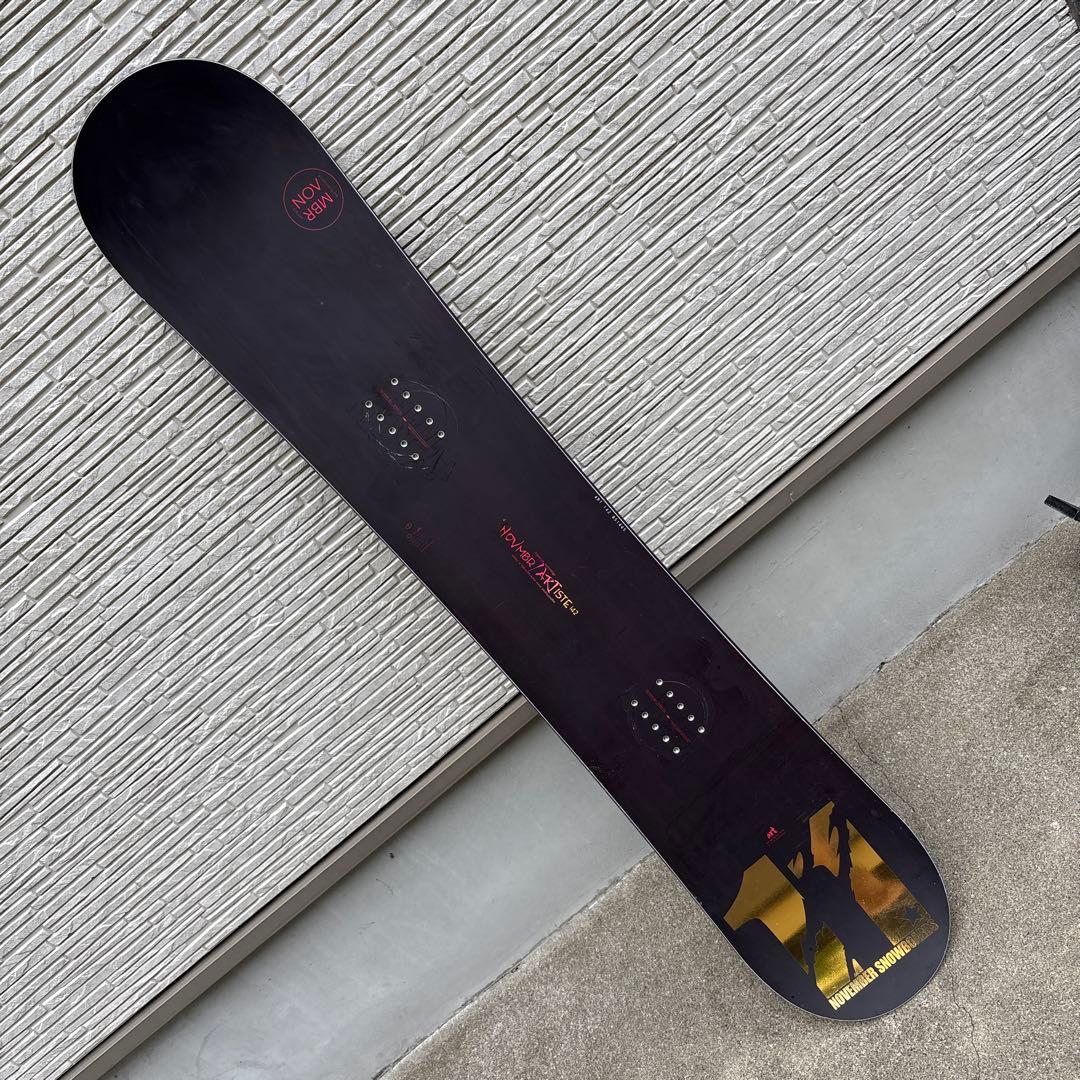 November ARTISTE 142cm 中古　1シーズンのみ使用