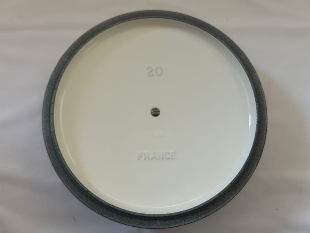 ルクルーゼ ココット ロンド ペタル 20cm 【未使用品】