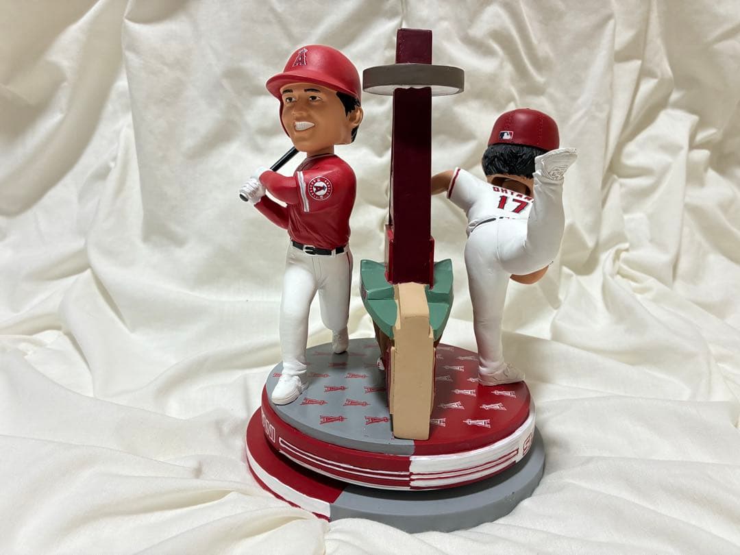 大谷翔平　ボブルヘッド　二刀流　(限定品)