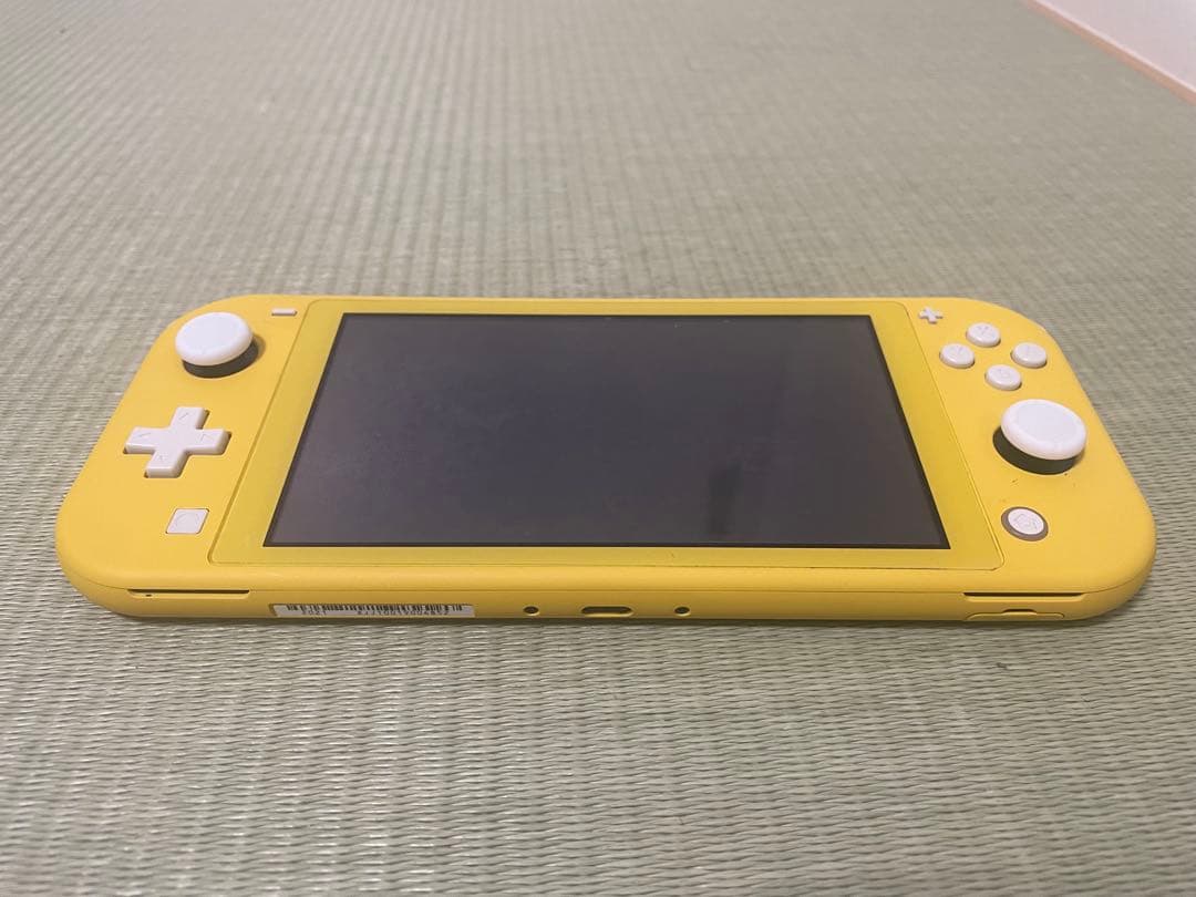 Nintendo Switch Lite イエロー 本体　即日発送^_^