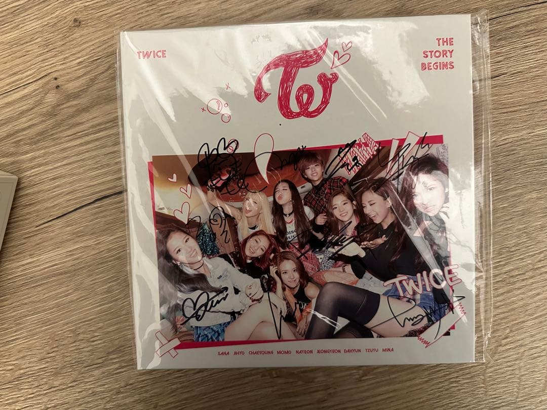 TWICE the story begins 直筆　サイン入り CD アルバム