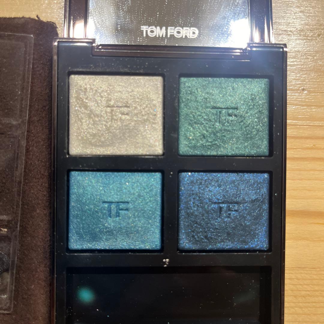 TOMFORDアイ カラー クォード2A エメラルドラスト