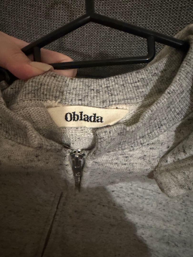 【値下げ】Oblada グレー フード付き クロップドパーカー