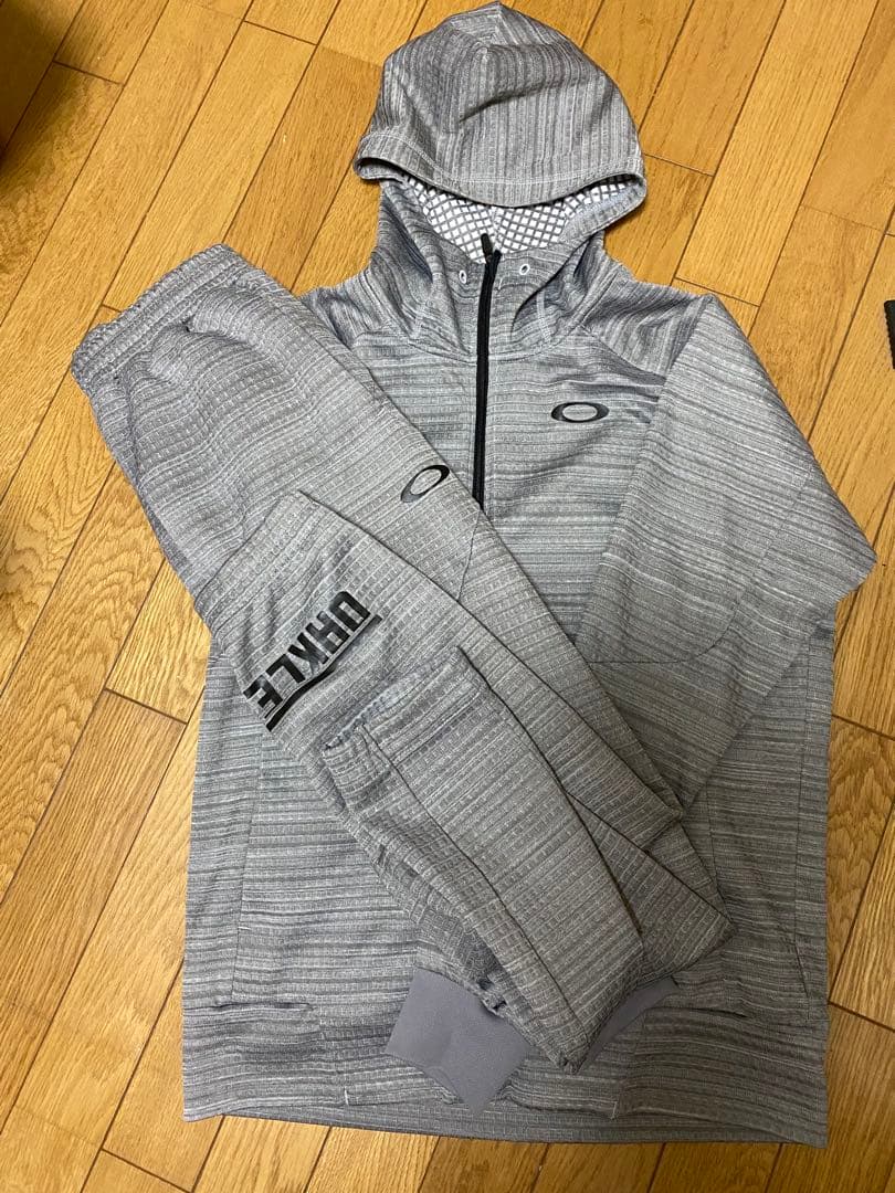 oakley オークリー　セットアップ　トレーニングパンツ　グレー上下