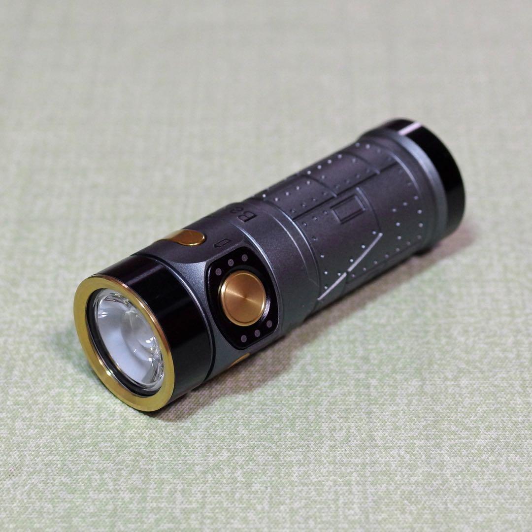 OLIGHT BATON4 Premium Editionお得/おまけ付き