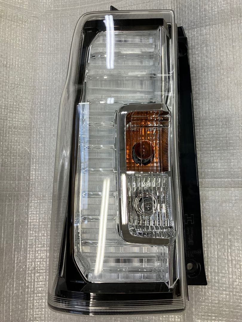 ♦︎ダイハツ★タントカスタムLA600S左純正テール★インナーブラック★良品★
