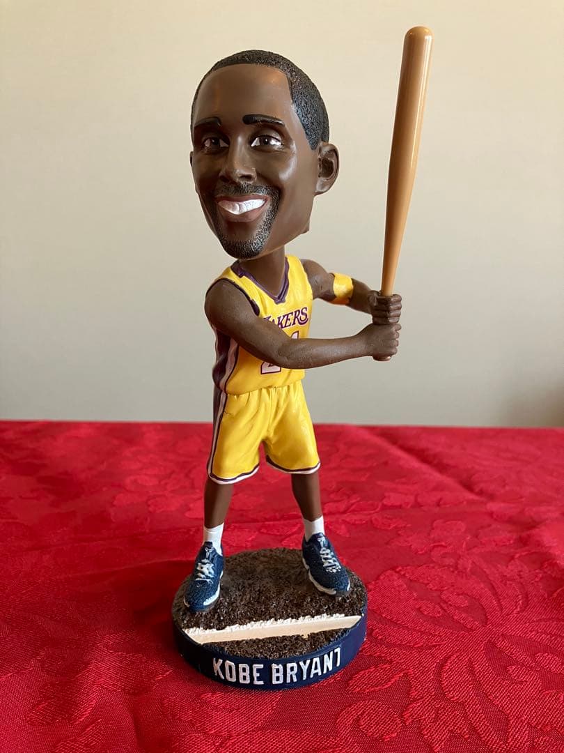 【新品　未使用】Kobe Bryant コービー ブライアント ボブルヘッド