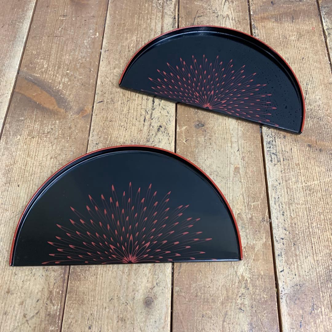 D-5 【美品】半月皿 5枚セット 朱縁 黒塗り 菊紋 漆器 漆塗り お正月 お