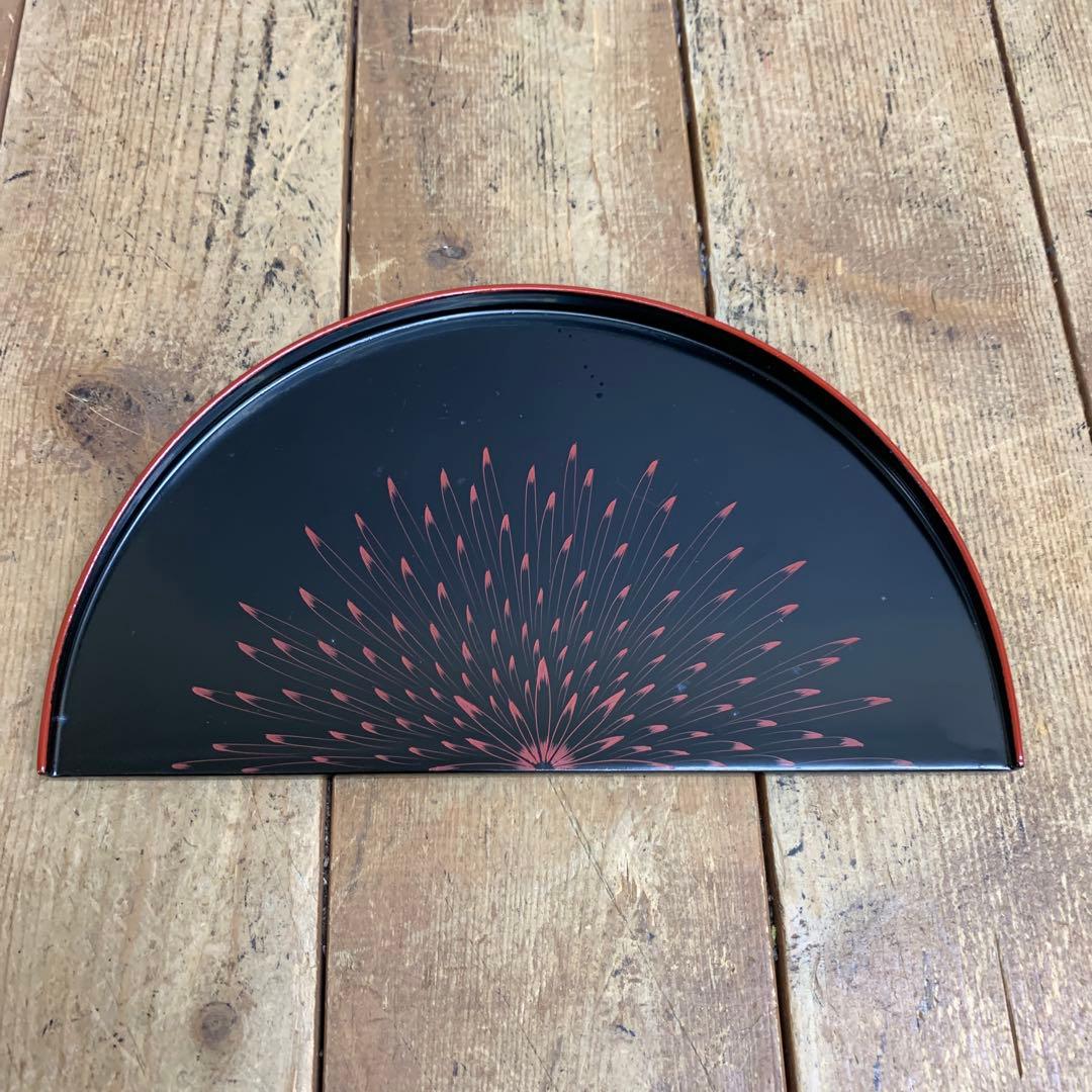 D-5 【美品】半月皿 5枚セット 朱縁 黒塗り 菊紋 漆器 漆塗り お正月 お