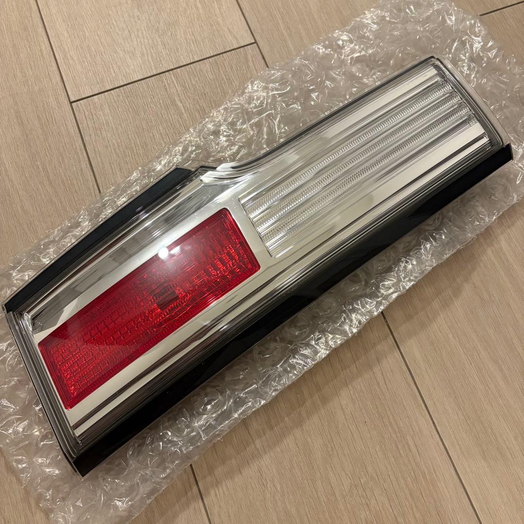 【極美品】E52前期 エルグランド テールランプ