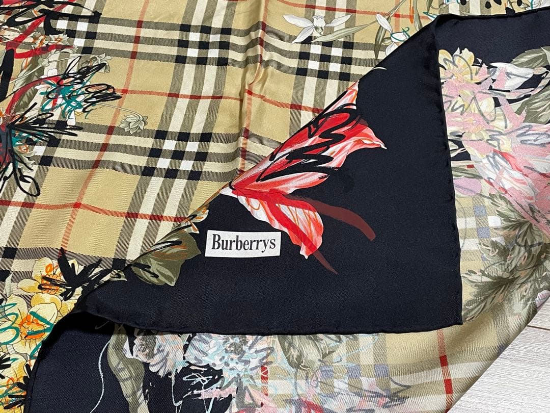 ケアタグ無しバーバリー Burberry シルクスカーフ 花柄ノヴァチェック美品