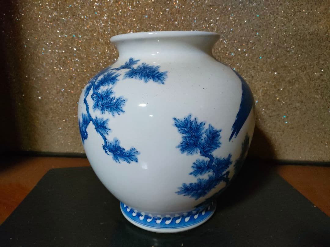 華山萬右衛門　松鷹文　花瓶　　 高さ33.5cm　有田焼(直接引取も可)