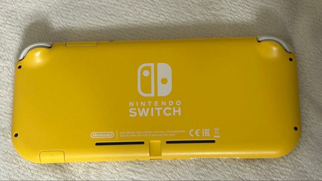 Nintendo Switch Light イエロー