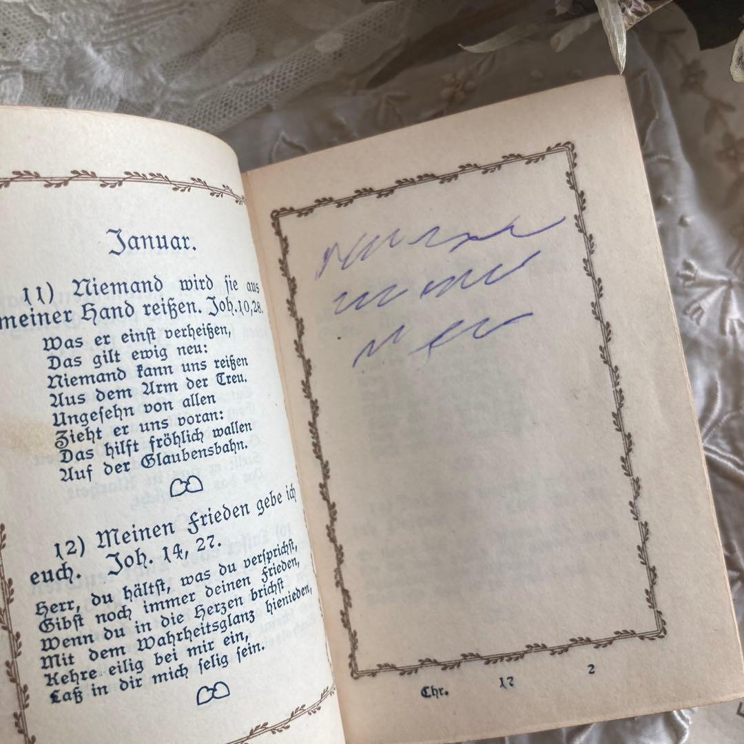 L949洋書古書　ドイツアンティーク　ふっくら装丁の小さなメモリアルブック