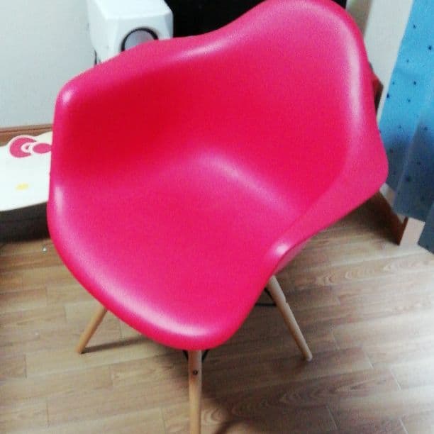 おしゃれなチェアーとテーブルの3点セット。美品