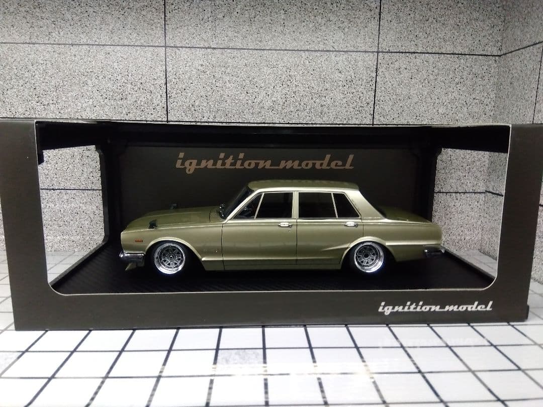 1/18ミニカー イグニッションモデル 4dr ハコスカ GT-R カスタム