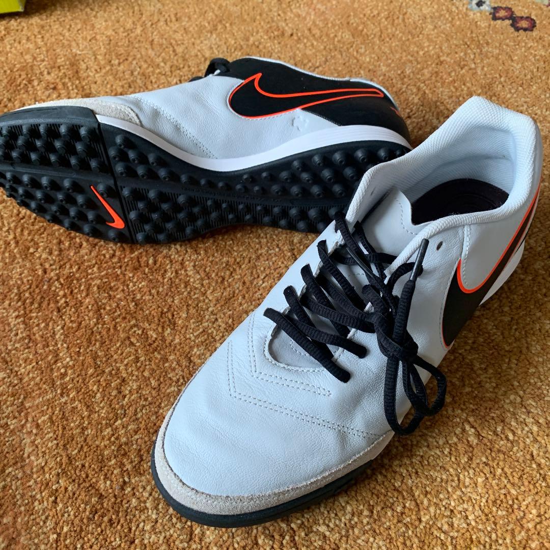 Nike Tiempo サッカーシューズ ホワイト/ブラック/オレンジ