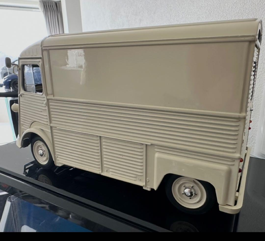 SOLIDOシトロエン1/18クリーム