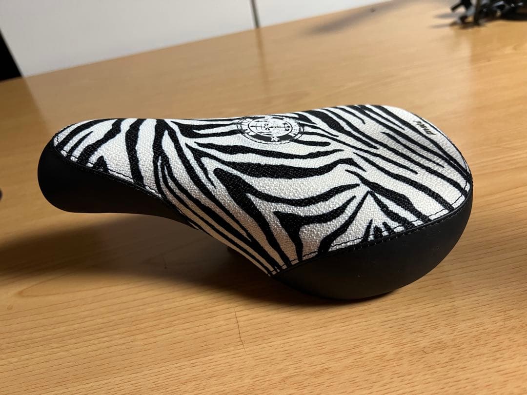 BMXシットFIEND REYNOLDS V2 PIVOTAL SEAT