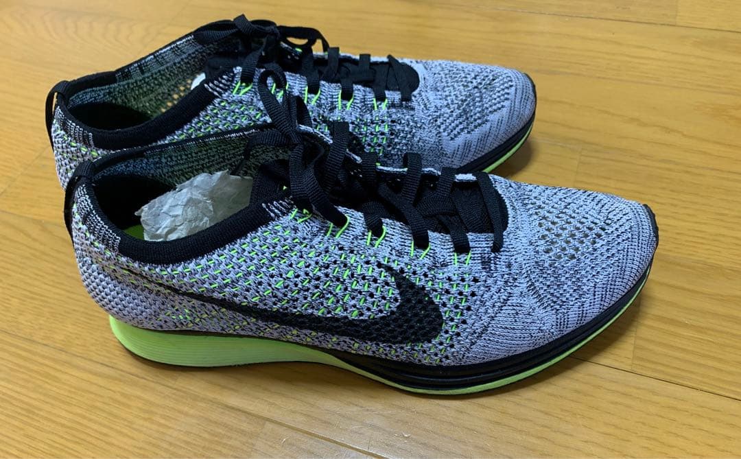 スパイク・シューズ Nike Flyknit Racer volt 27