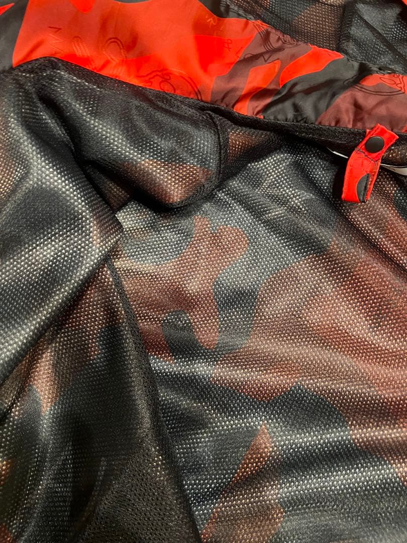 【美品】MARK & LONA 赤黒迷彩ナイロンジャケット