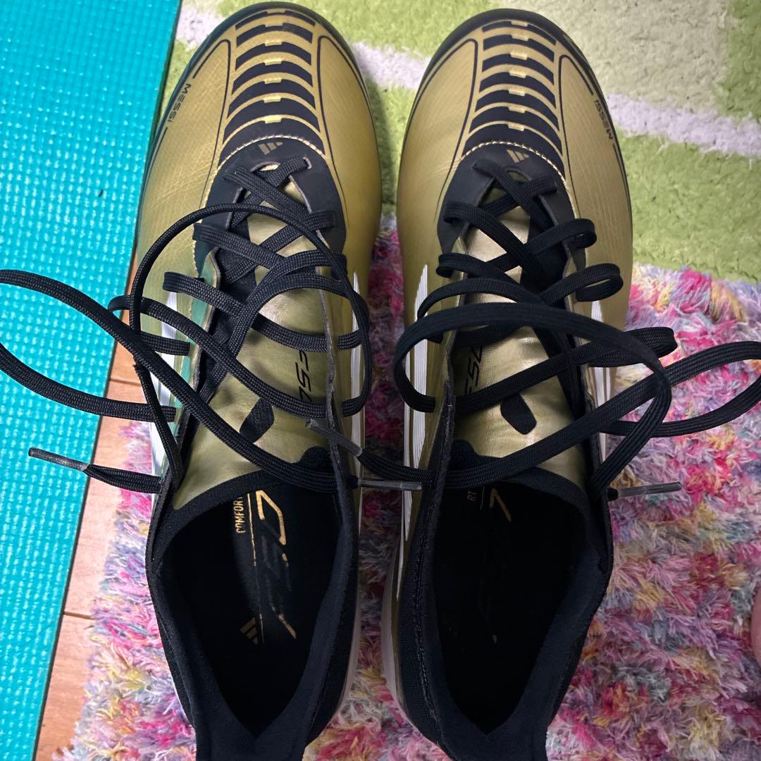 adidas MESSI ゴールド スパイクシューズ