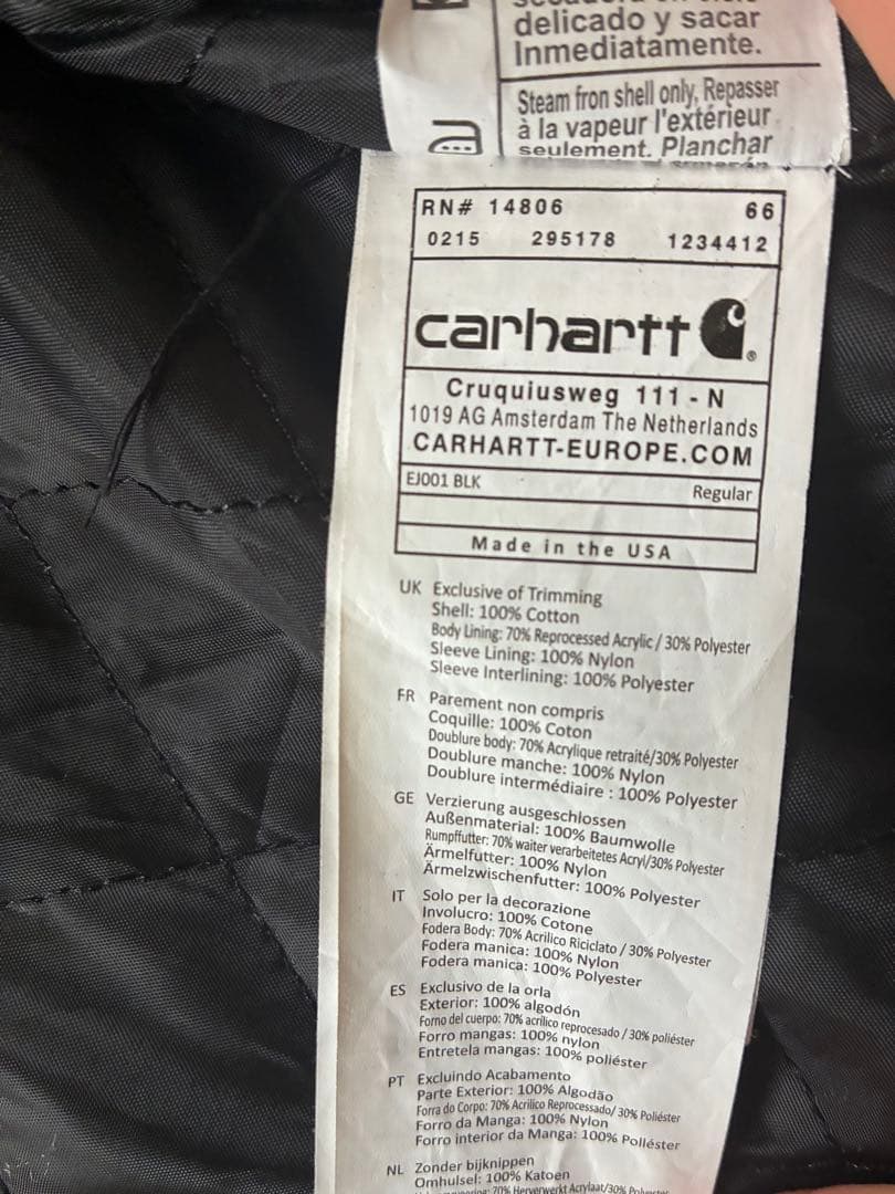 Carhartt ブラックジャケット キルティング