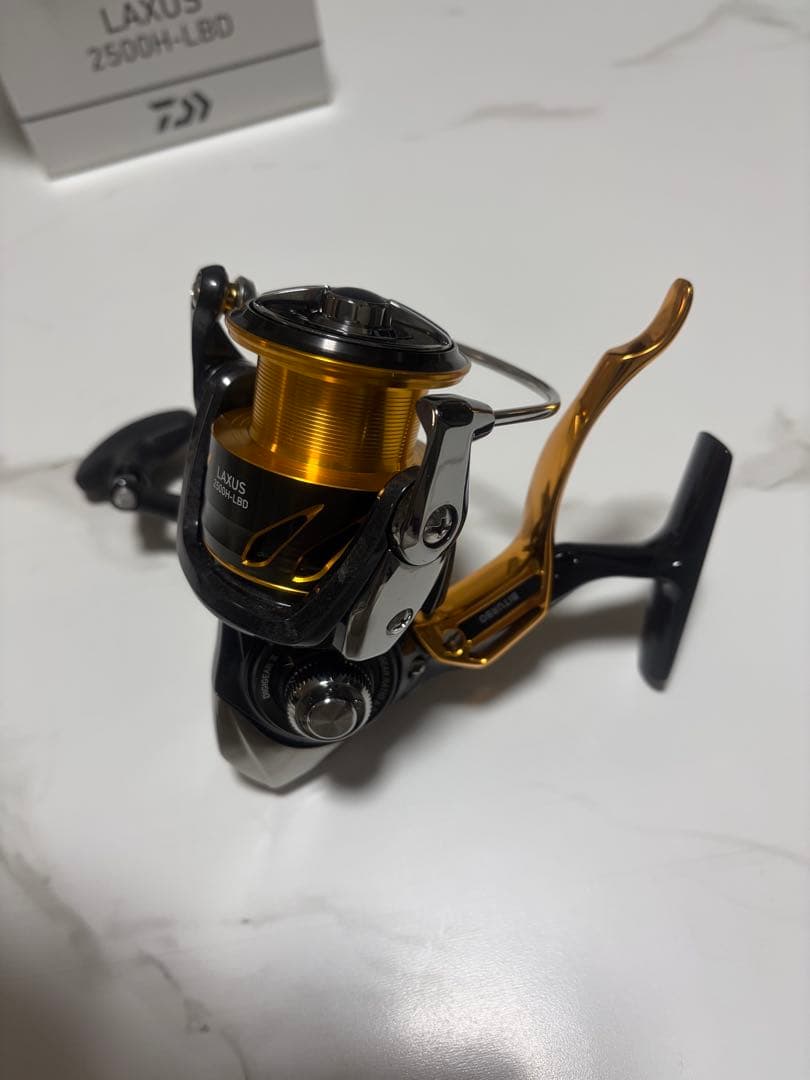 リール DAIWA LAXUS 2500H-LBD