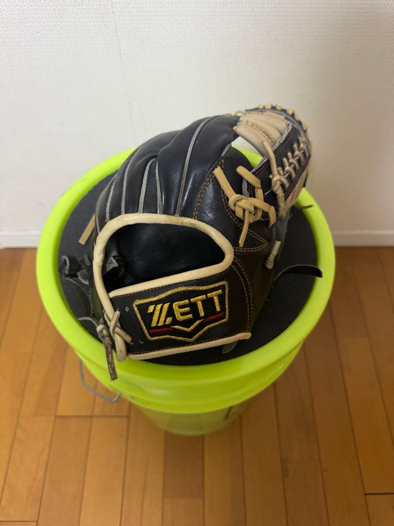 ZETTプロステイタス　硬式グローブ　内野手用