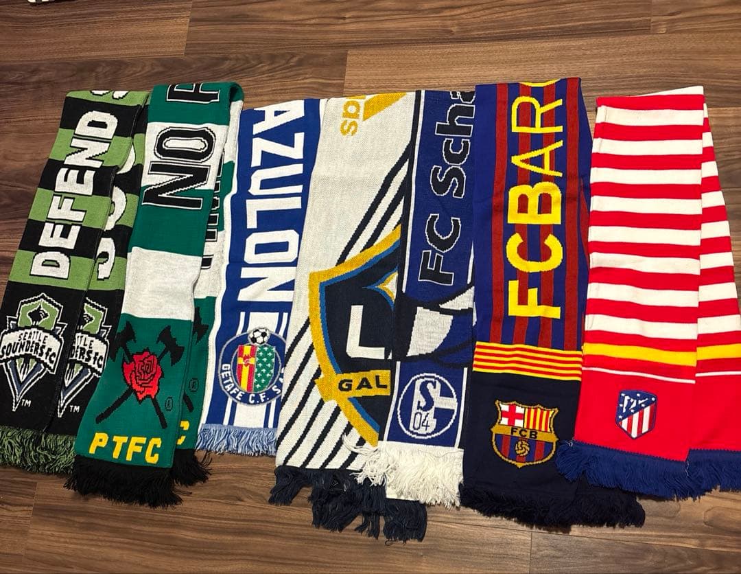 【美品】現地購入　海外　サッカー　マフラー　タオル　バルセロナ　マドリード