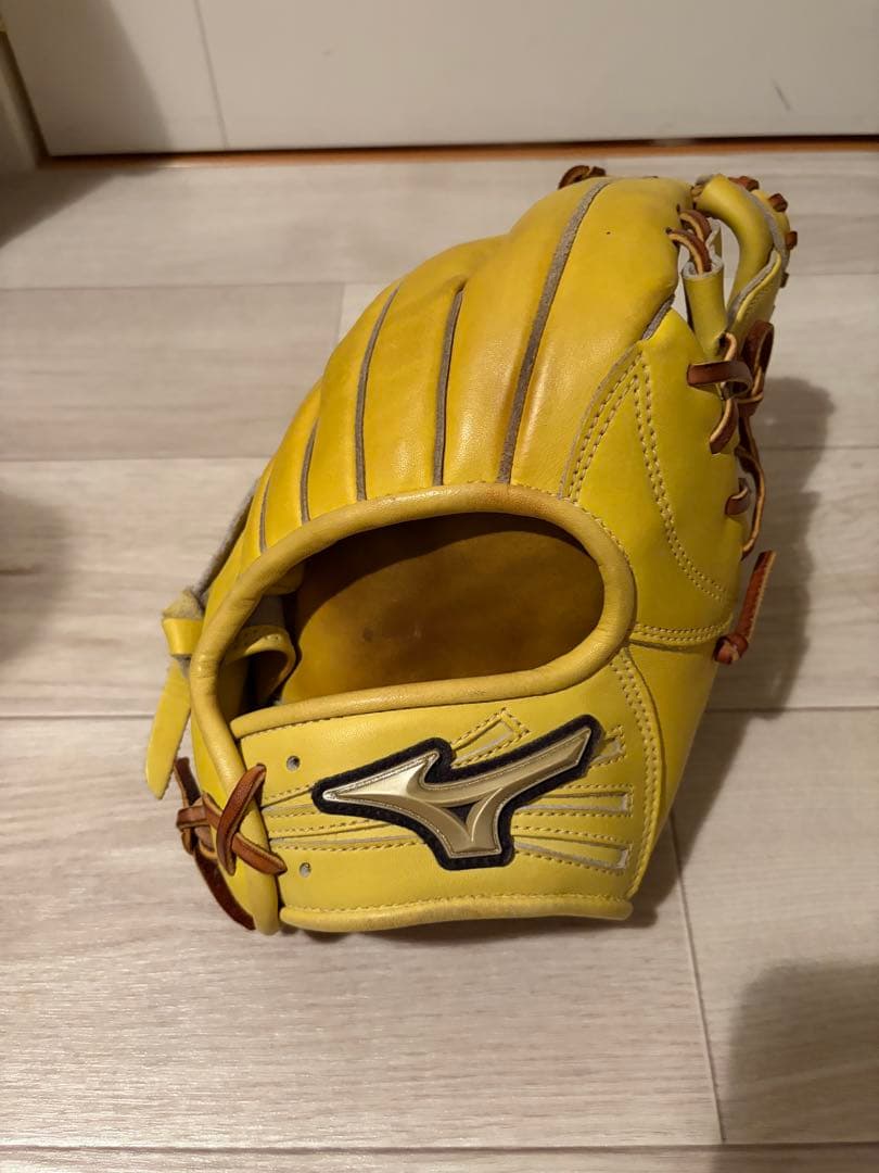 Mizuno Global Elite 軟式、内野手用グローブ 刺繍袋付き
