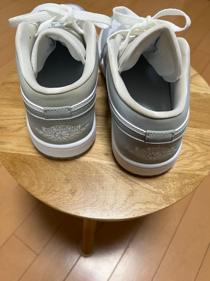 お値下げ！Nike Air Jordan 1 Low ホワイト/グレー 女性用