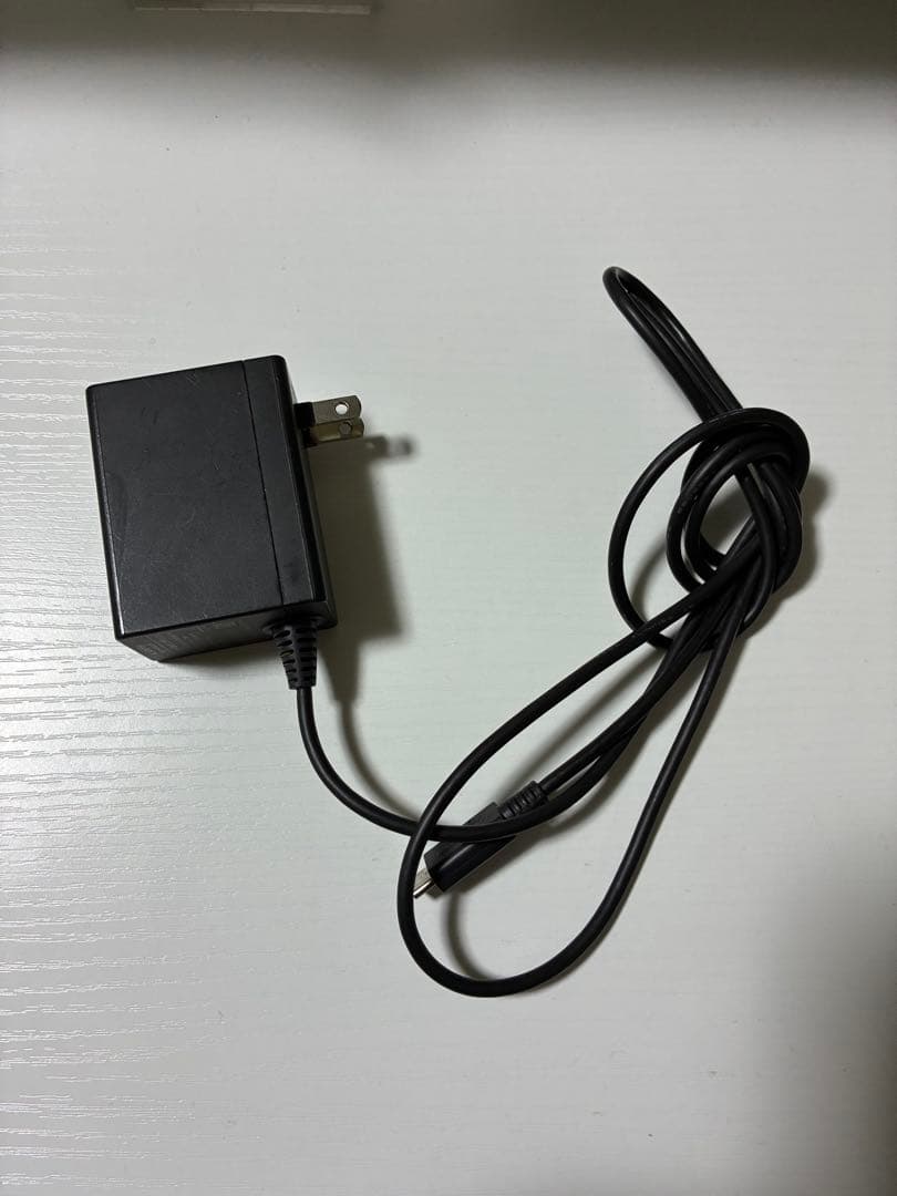 ジャンク品　Nintendo Switch 本体、ドック、電源ケーブル