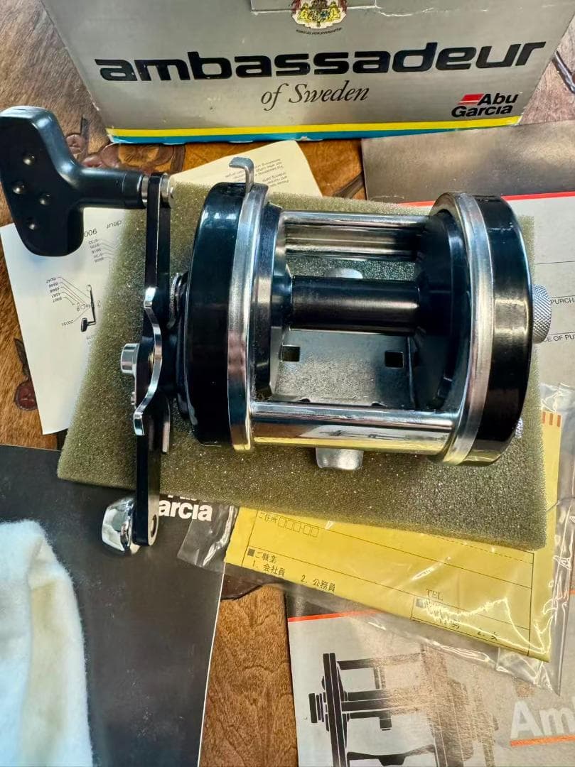 ABU ambassadeur 9000C 未使用保管品 箱付き 保証カード付き