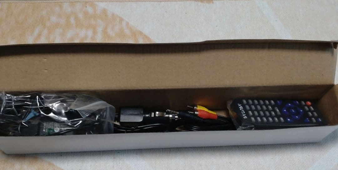 初*雪様 【未使用】ASUTAS ポータブルビデオプレーヤー NS-1680