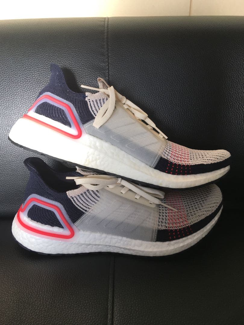 シューズ(男性用) adidas UItraBOOST19