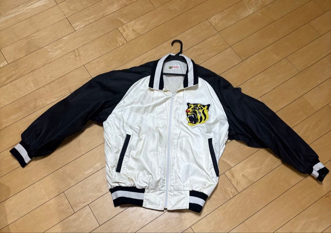 【値下げ】レア　ビンテージ　アシックス社製　阪神タイガース　スタジャン　LL