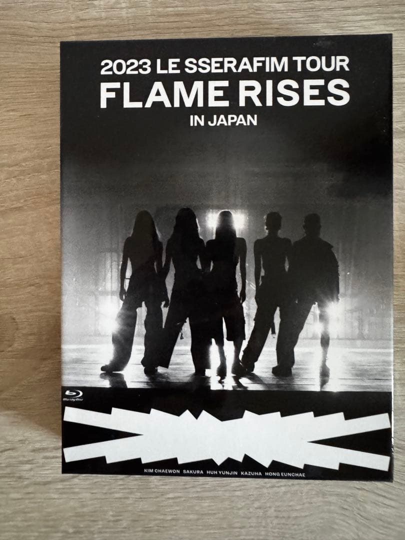 LE SSERAFIM TOUR'FLAME RISES初回限定版　ルセラフィム