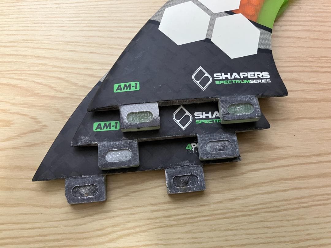 SHAPERS FINS FCS Mサイズ　AM1 Spectrum Fin