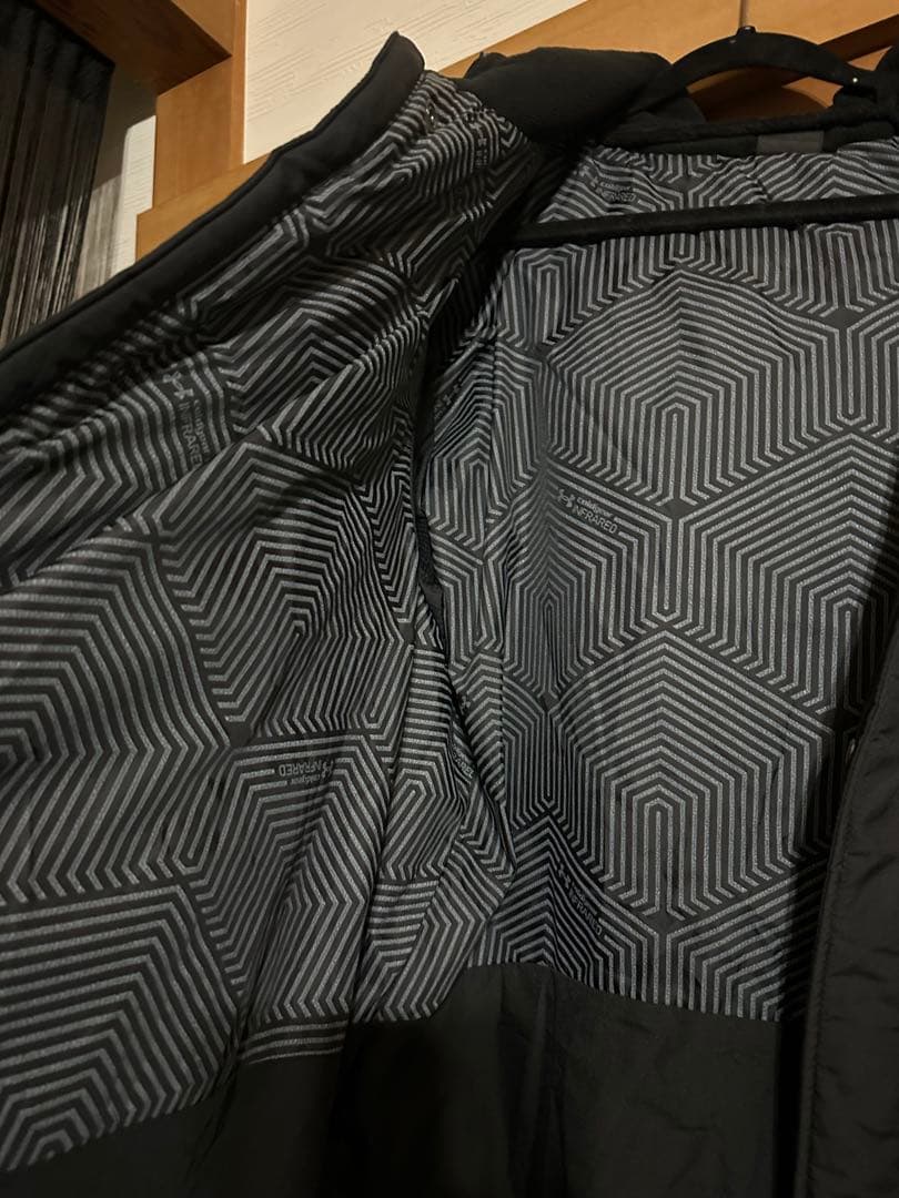 Under Armour ブラック ベンチコート