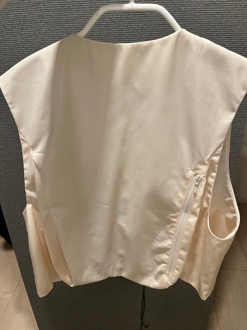 トップス enof city trail vest WHITE