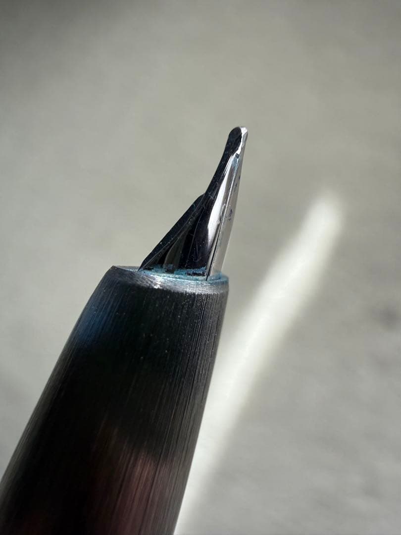 K*u様 【中古美品】LAMY（ラミー）2000 万年筆 EFニブ