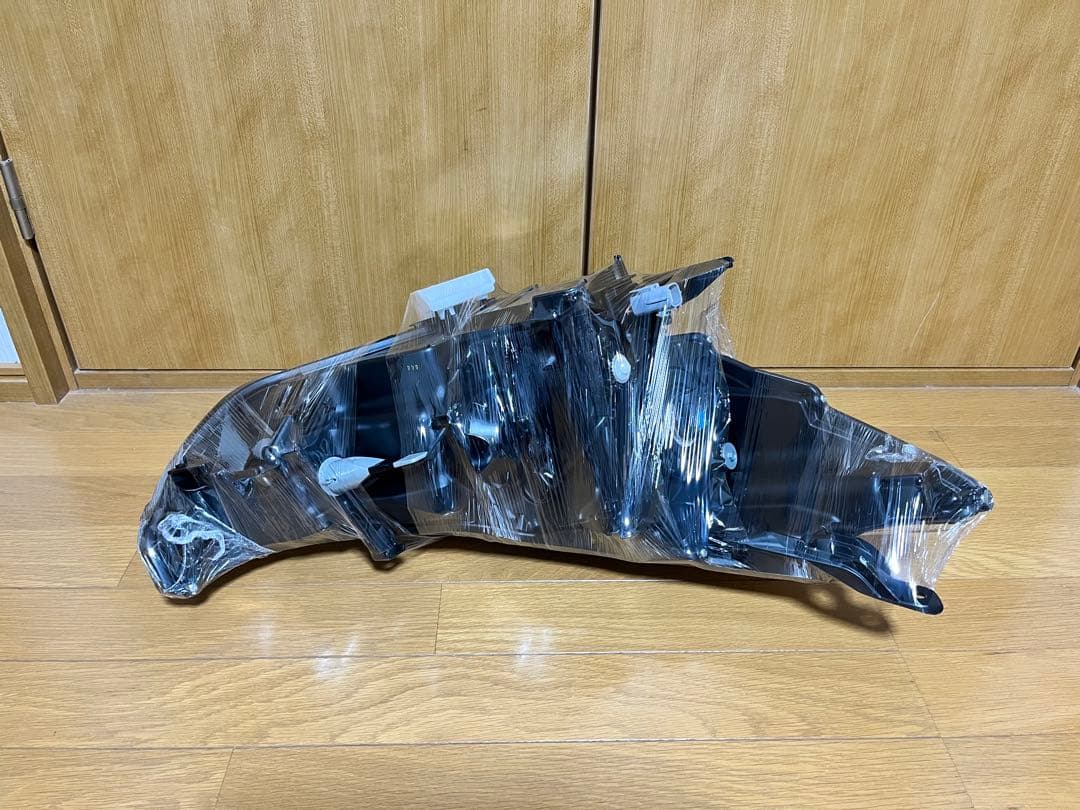 トヨタ プリウス 後期ハロゲンヘッドライト 未使用品